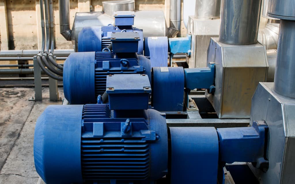 motor-sistema-tuberias-petrolera--proceso-produccion-1